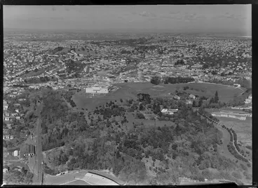 Image: Auckland War Memorial Museum, including Auckland Domain