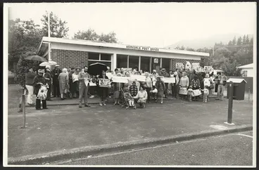 Image: Protest at closing of Homedale Post Office, Wainuiomata