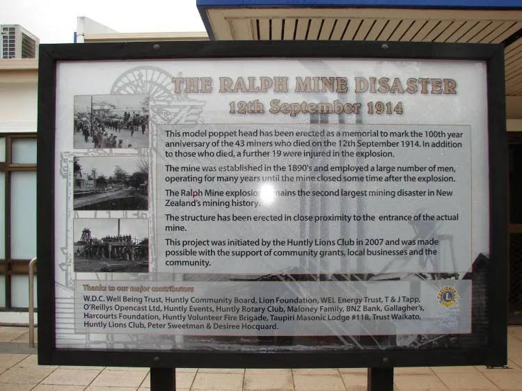Ralph's Mine disaster memorial, Huntly, 2014