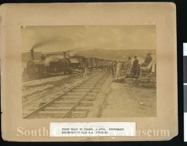 Image: [Excursion train, Oamaru to Timaru]
