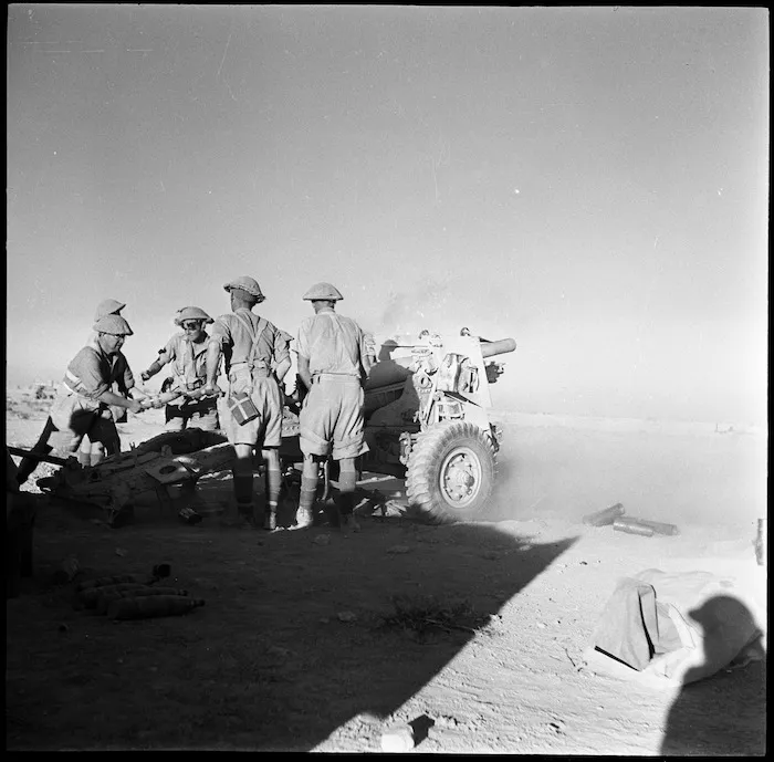 Firing a 25 pounder at Minqar Qaim, Egypt - Photograph taken by Harold Paton