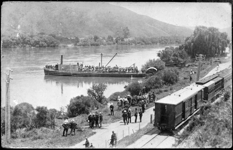 PS Freetrader at Taupiri