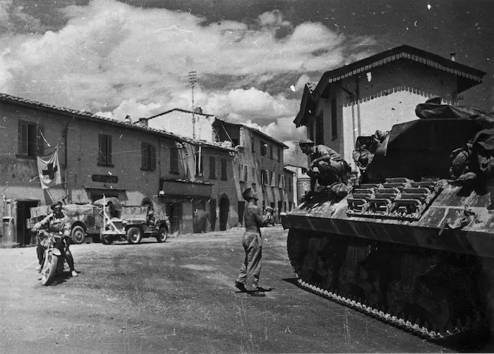 Kaye, George F, b 1914 :Tank busters of 2 Division Anti-Tank Regiment passing through San Casciano in Val di Pesa, Italy