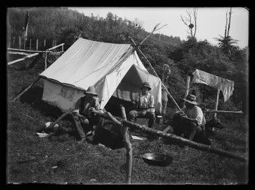 Image: Farm labourers