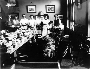 Sending comfort items to the New Zealand troops in Gallipoli