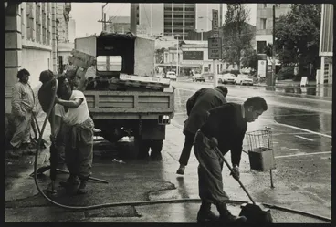 Image: Queen St, Auckland. From the series: Karangahape Rd and Queen St