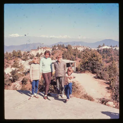 [Sarah, Louise, Peter and Belinda Hillary, Nepal]