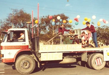 Image: Shannon Rugby Football Club, Shannon Christmas Parade, 1980's
