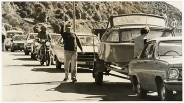 Image: Cars queuing at Lyttelton tunnel