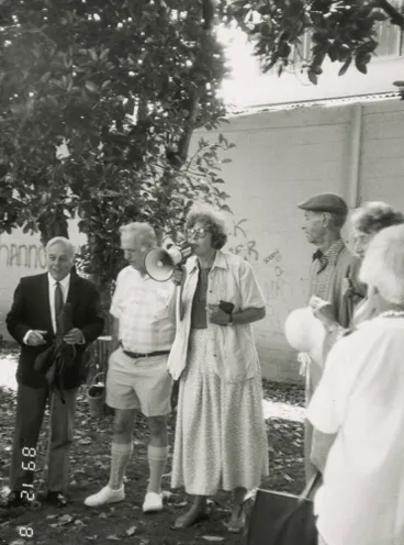 Image: Unveiling of historic plaque commemorating transport in Takapuna.
