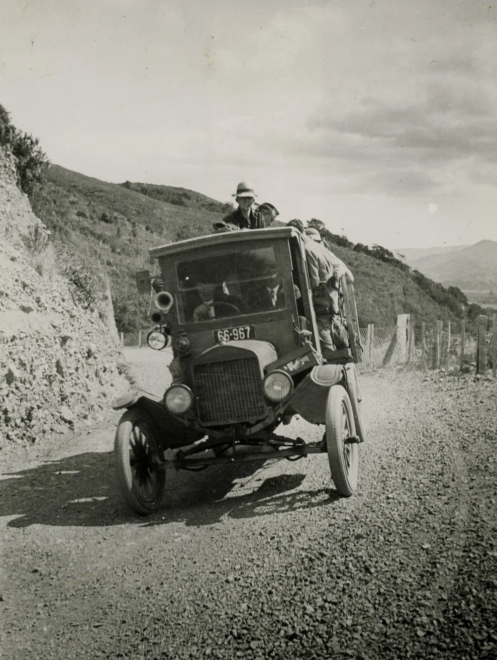 Ford Model T truck on Mangaroa Hill ('Mungaroa'), 1927. Hutt Forks trip.