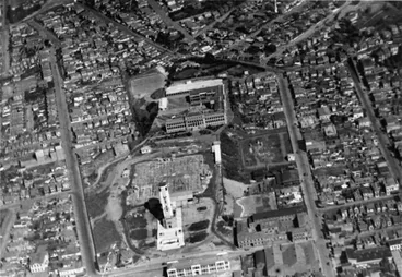 Image: Aerial view over Mount Cook, Wellington, 1933