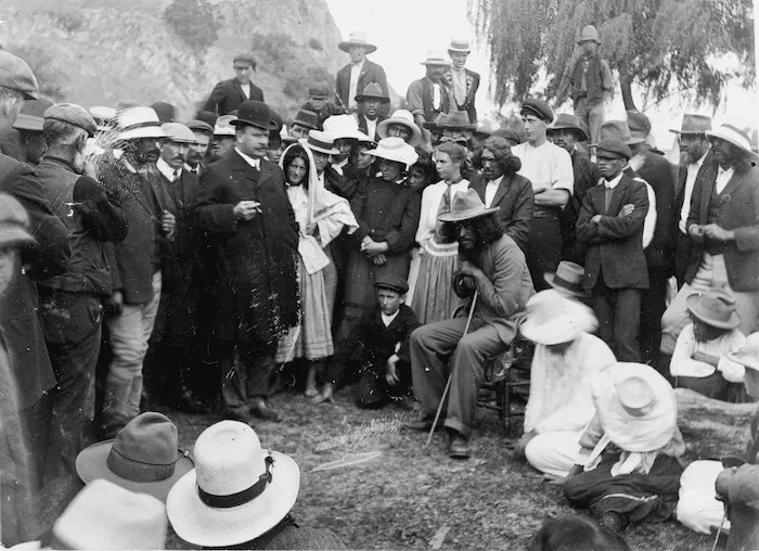 Rua Kenana Hepetipa meeting with Joseph George Ward on the beach at Whakatane