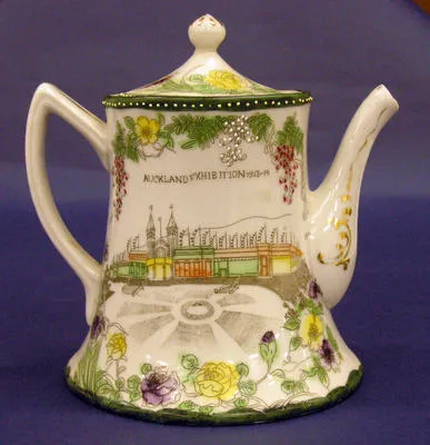 teapot, lidded