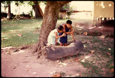 Image: Fijian drum, 1971