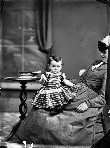 Image: Woman and child, Wanganui district