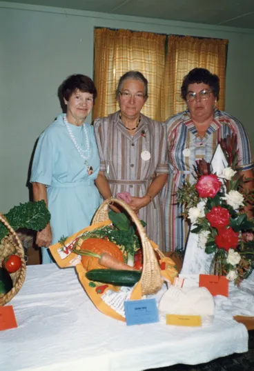 Image: WDFF Members with Competition Baskets