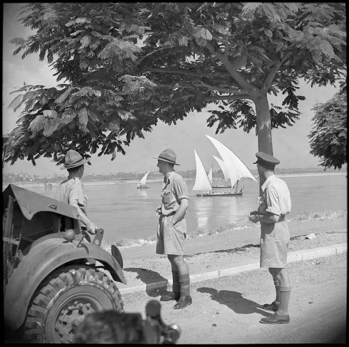 Postal truck halted on road to Cairo