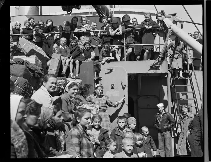 Polish refugees arriving in Wellington on board the 'General Randall'