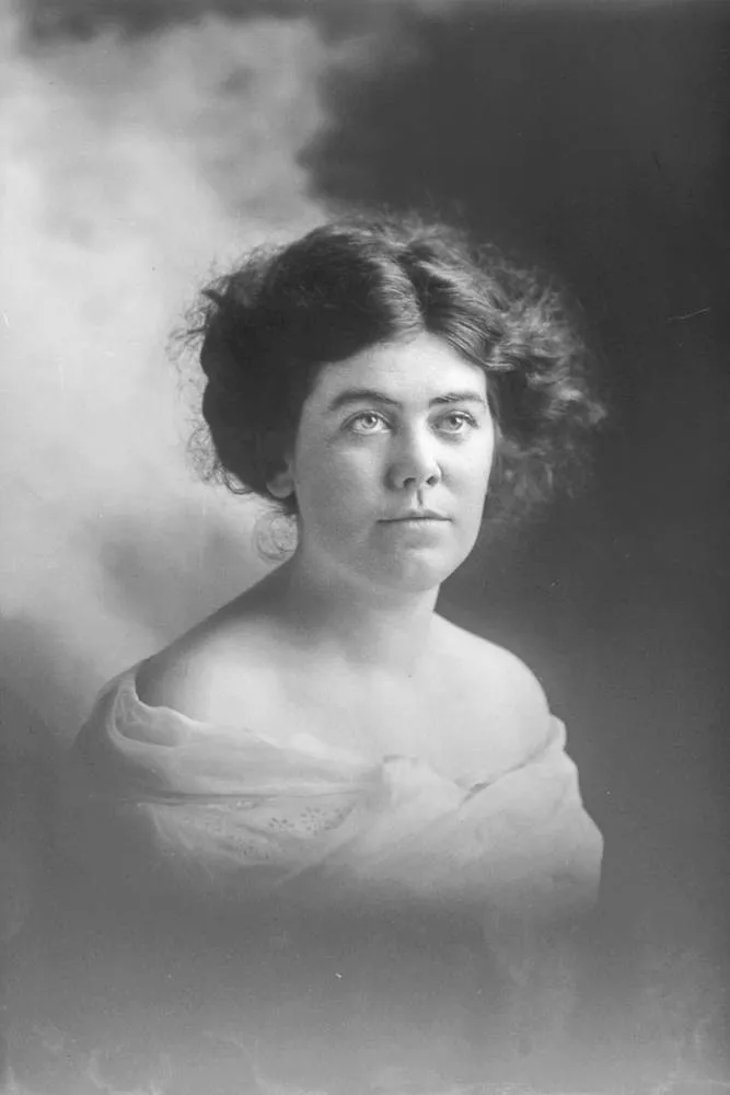 Miss Smith, 1910