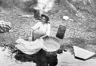 Image: Washing in a river, 1906