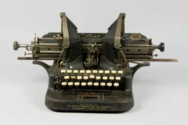 Image: Typewriter - Oliver No. 5