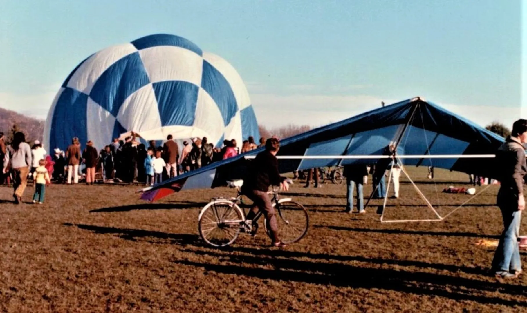Display of hot air balloons and hang gliders