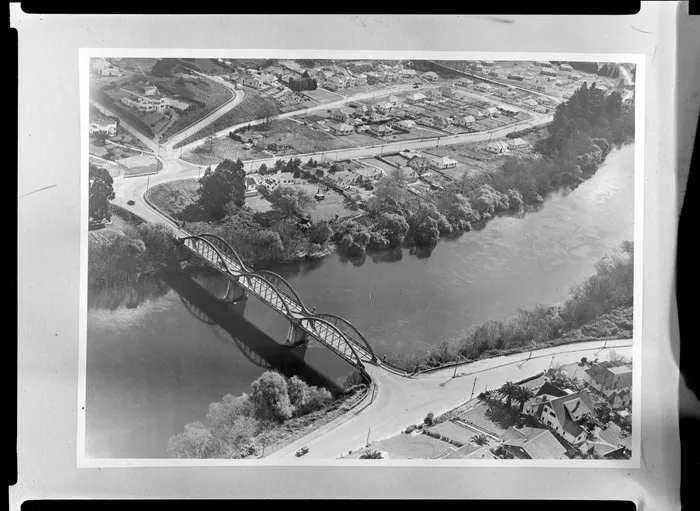 Fairfield Bridge, Hamilton, Waikato Region, including Waikato River