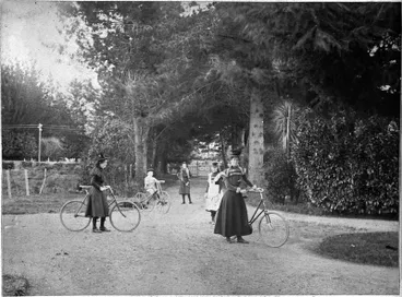 Image: Graham Children at the Lodge