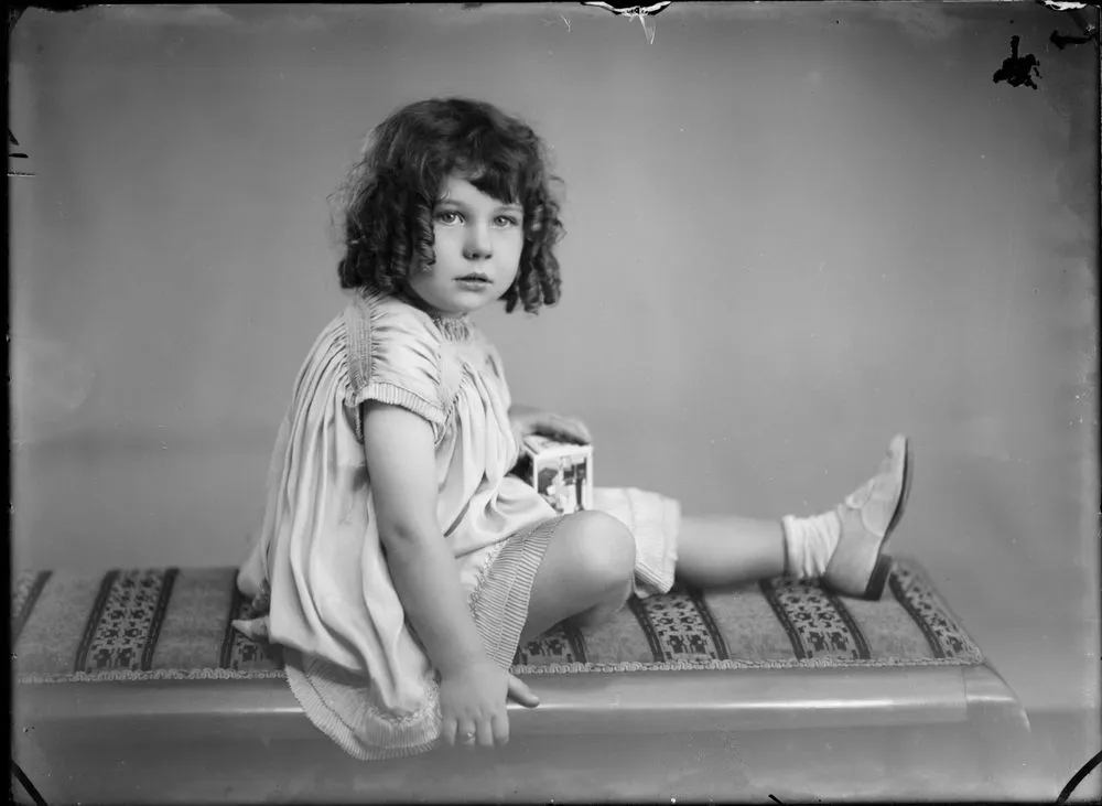 Mrs Hunter Lower Hutt 1 doz cab