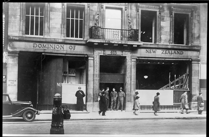 Bomb damage to New Zealand House, London