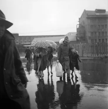 Image: Scene showing a soldier on furlough, Wellington