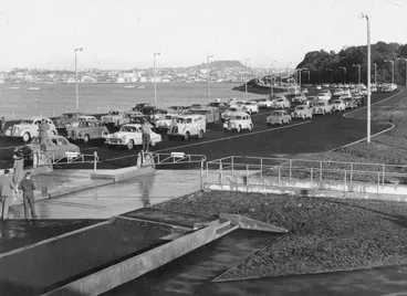 Image: Traffic on northern side of Auckland Harbour Bridge