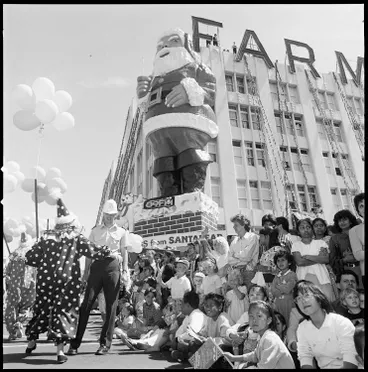 Image: Farmers Santa Parade, Hobson Street, 1989