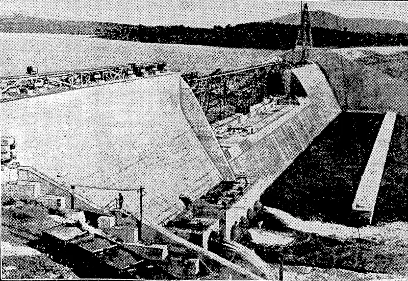 Sport ana General" Photo, TO STAY IN'FRANCE.—M. Leon Trotsky, a Russian leader who hasbeen banished by the Soviet Union, with .his. wife: They have ,been: granted permission to reside in France provided they- abstain ■■■•■■•■ ■ ■ :from propaganda. • ; AN IMPRESSIYE VIEW OF THE HUME WEIR.—The immense Hume Weir, near the border of New South Wales, and Victoria, which, it is expected, will be completed at the end of next month, fjie waters impounded are to be used for irrigation purposes, guarding the Riverina and Victorian wheat areas against drought. The construction.of the works .has taken nearly fifteen years and has cost more than ■' jive million pounds. . \ "Sport and General" Photo. SIR ROBERT CLIVE, British ' Ambassador toTohio, ivho was one of the principal guests at a dinner .in London to Japanese interests^ MR. W.. H.WOODIN, former U.S.A. Secretary of tlie Treasury, whose death occurred at New York ' on Thursday evening.-■;■-. (Evening Post, 05 May 1934)